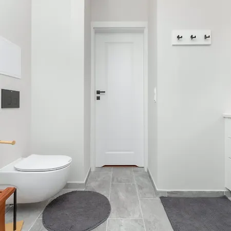 Vacation With Two Balconies By Renters *