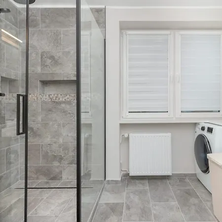Vacation With Two Balconies By Renters Appartement *
