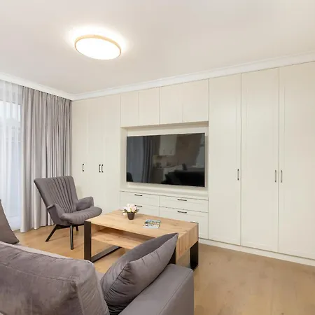 Vacation With Two Balconies By Renters Appartement *